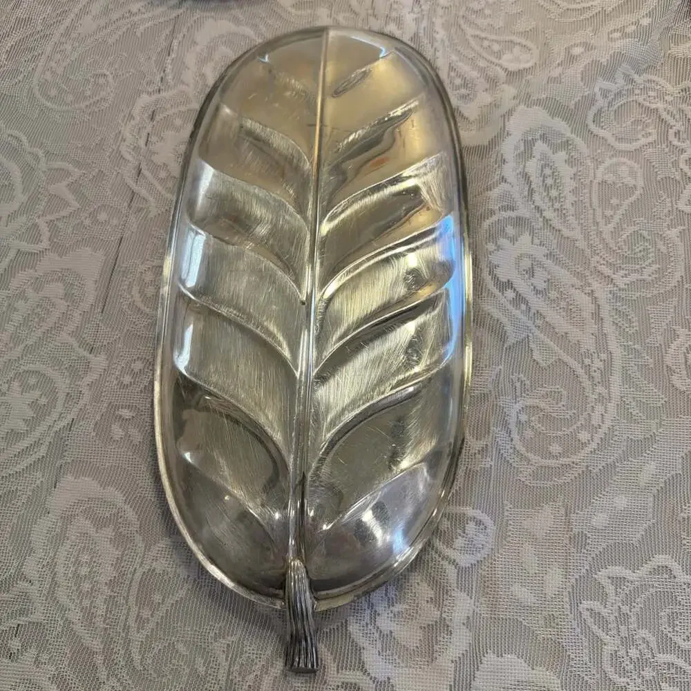 VNTG Mid-Century International Silver Co Banana Leaf Tray Platter 17.5” #8194